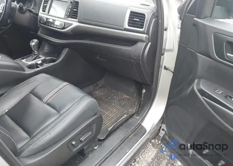 2018 Toyota Highlander Se из США, поврежденный, VIN 5TDJZRFH3JS547032